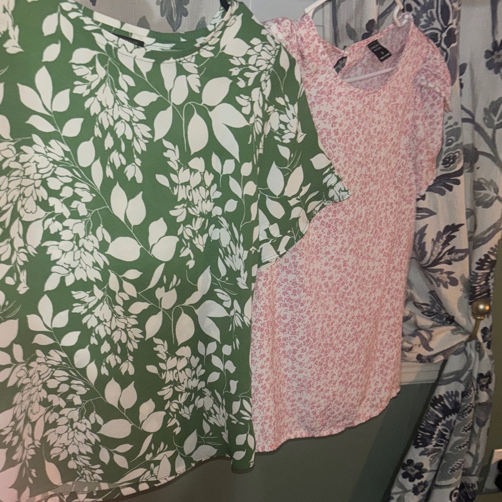 Ann Taylor Green and Pink Leaf Print Tees